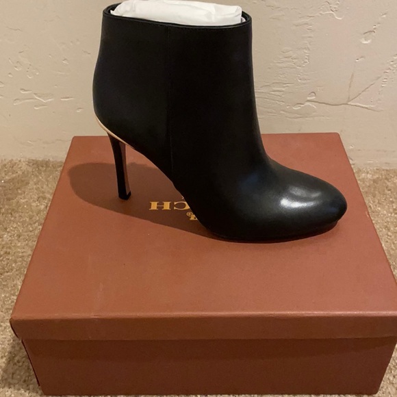 Ankle Heeled booties - Picture 1 of 5